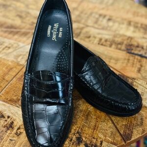 G.H. Bass & Co. Whitney Croco black loafers Women size 7.5